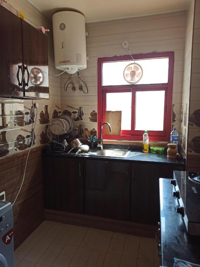 Moon Backpackers , Al Rigga , Partition For Couples And For Singles Apartamento Dubai Exterior foto