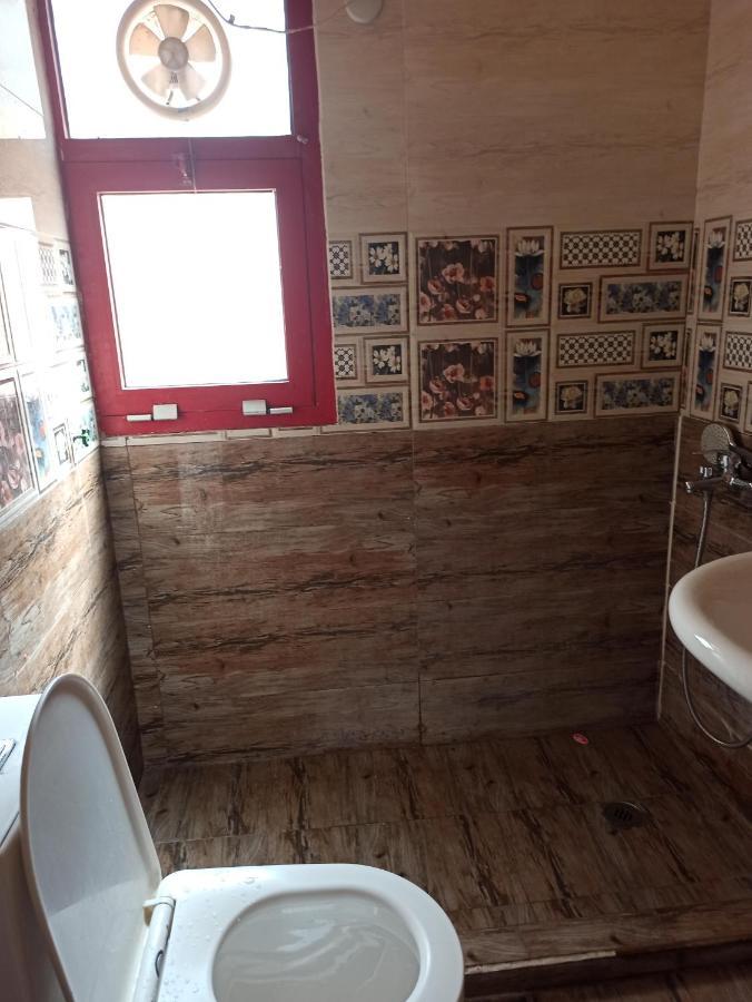 Moon Backpackers , Al Rigga , Partition For Couples And For Singles Apartamento Dubai Exterior foto