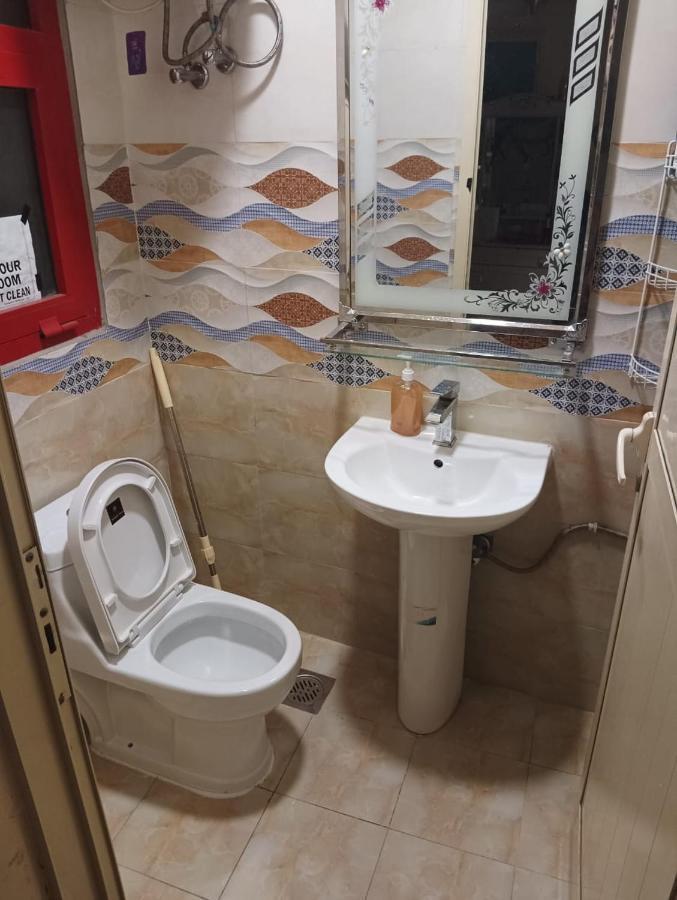 Moon Backpackers , Al Rigga , Partition For Couples And For Singles Apartamento Dubai Exterior foto