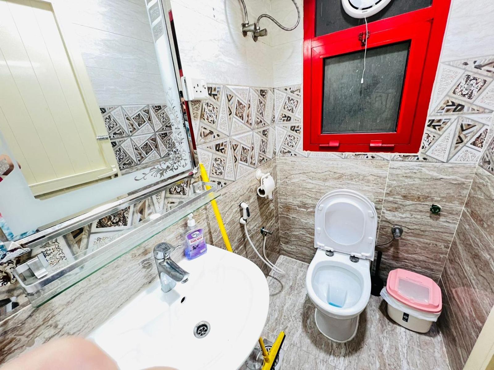 Moon Backpackers , Al Rigga , Partition For Couples And For Singles Apartamento Dubai Exterior foto